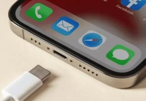 济源苹果15维修分享iPhone15改USB-C接口后能和安卓用户互借充电器吗